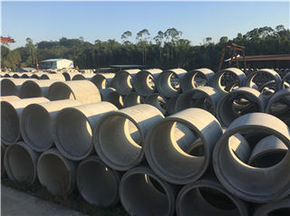 厂家刚生产好的各种企口式钢筋混凝土排水管